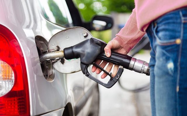 fill fuel tank